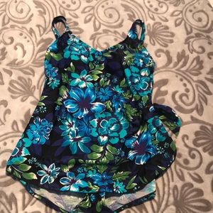 Brand new Maxine of Hollywood bathing suit